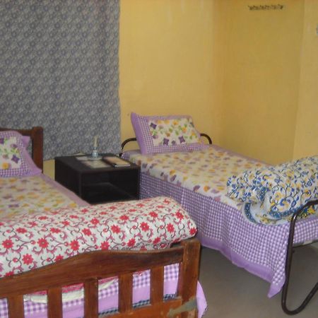 Nadya Homestay For Female & Family Jaipur Exteriör bild