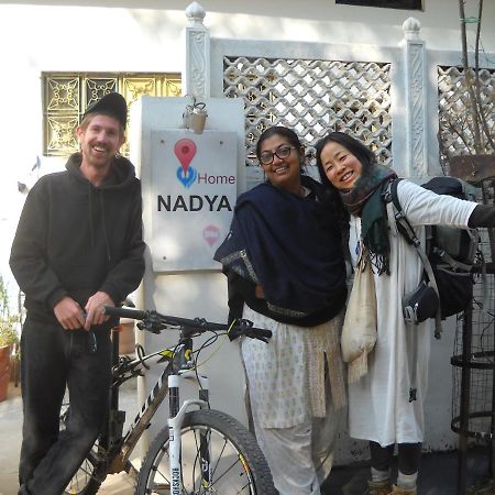 Nadya Homestay For Female & Family Jaipur Exteriör bild