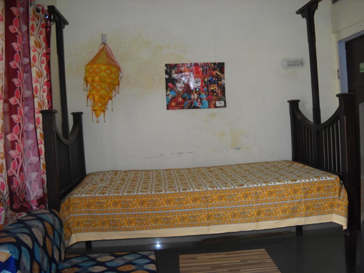 Nadya Homestay For Female & Family Jaipur Exteriör bild
