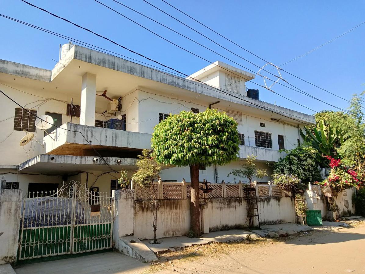 Nadya Homestay For Female & Family Jaipur Exteriör bild