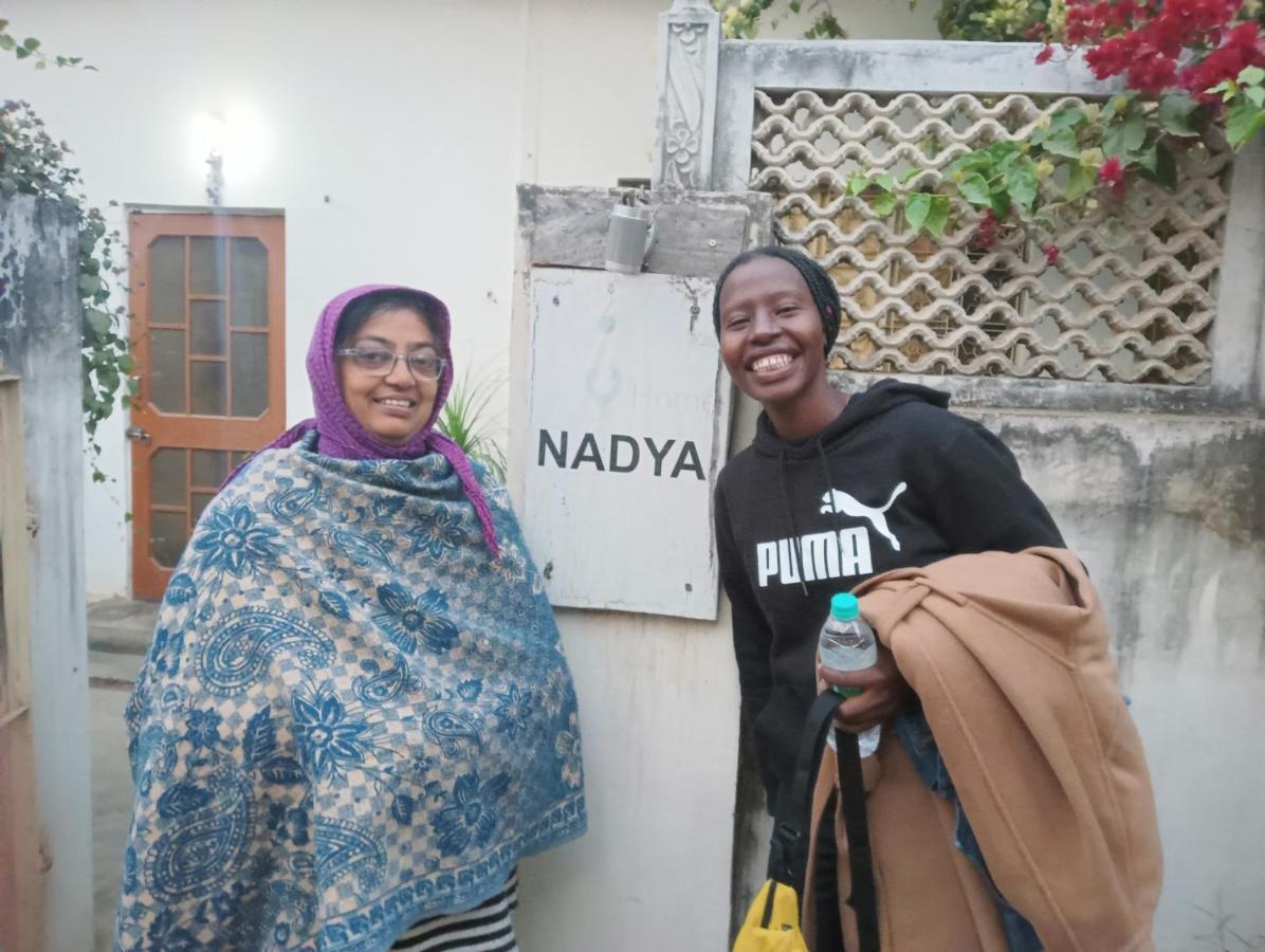 Nadya Homestay For Female & Family Jaipur Exteriör bild