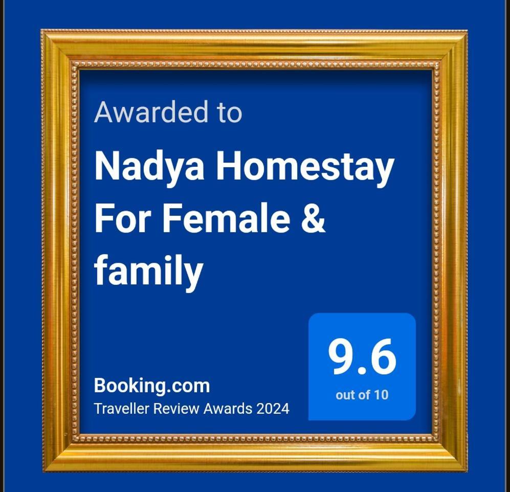 Nadya Homestay For Female & Family Jaipur Exteriör bild