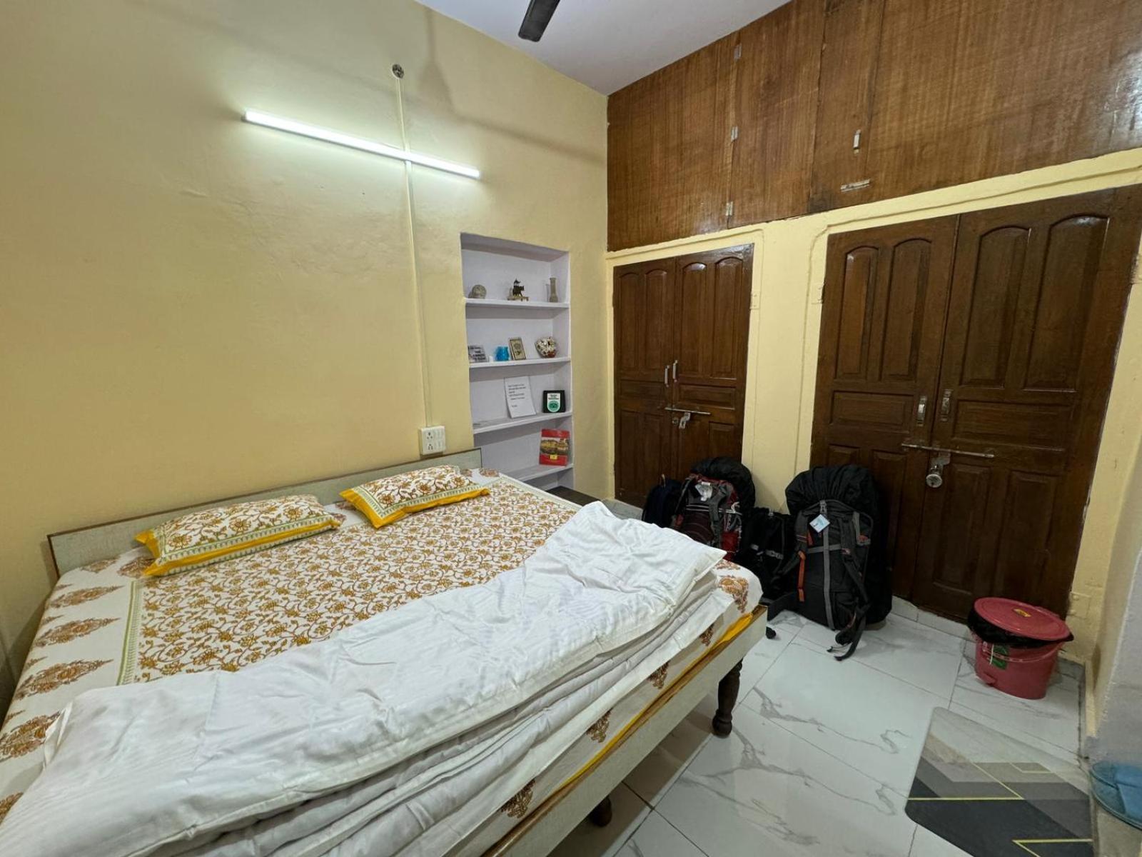 Nadya Homestay For Female & Family Jaipur Rum bild