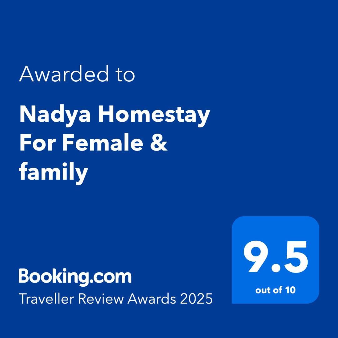 Nadya Homestay For Female & Family Jaipur Exteriör bild