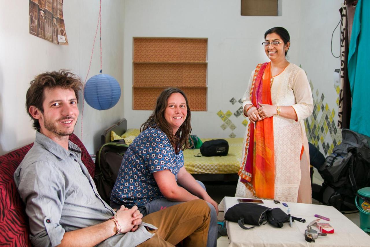Nadya Homestay For Female & Family Jaipur Exteriör bild