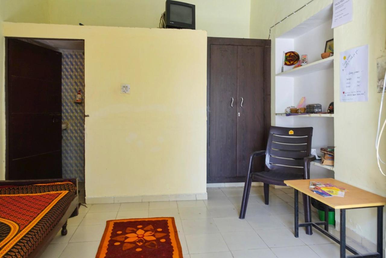 Nadya Homestay For Female & Family Jaipur Exteriör bild
