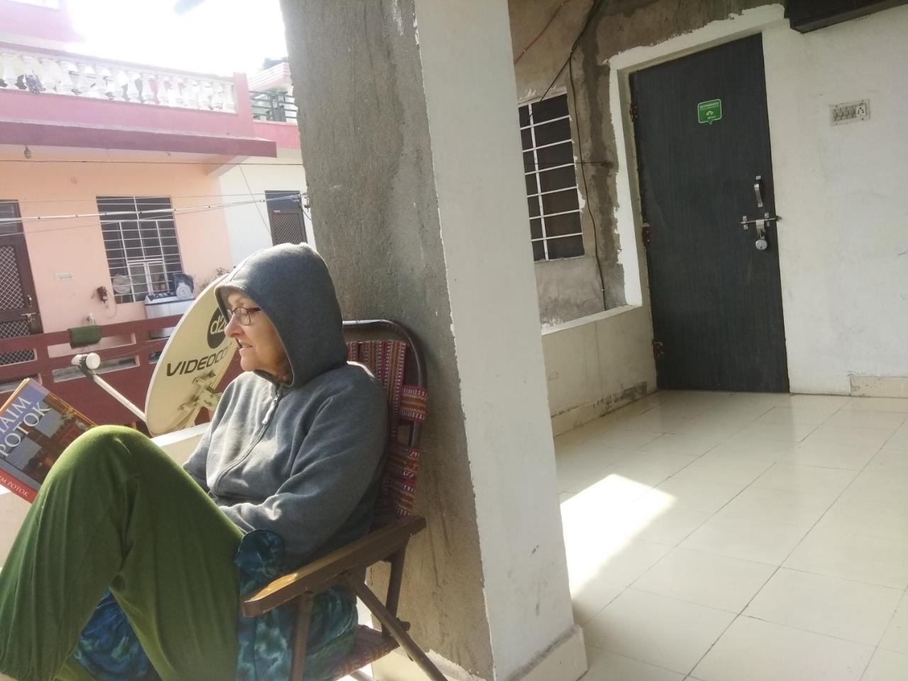 Nadya Homestay For Female & Family Jaipur Exteriör bild