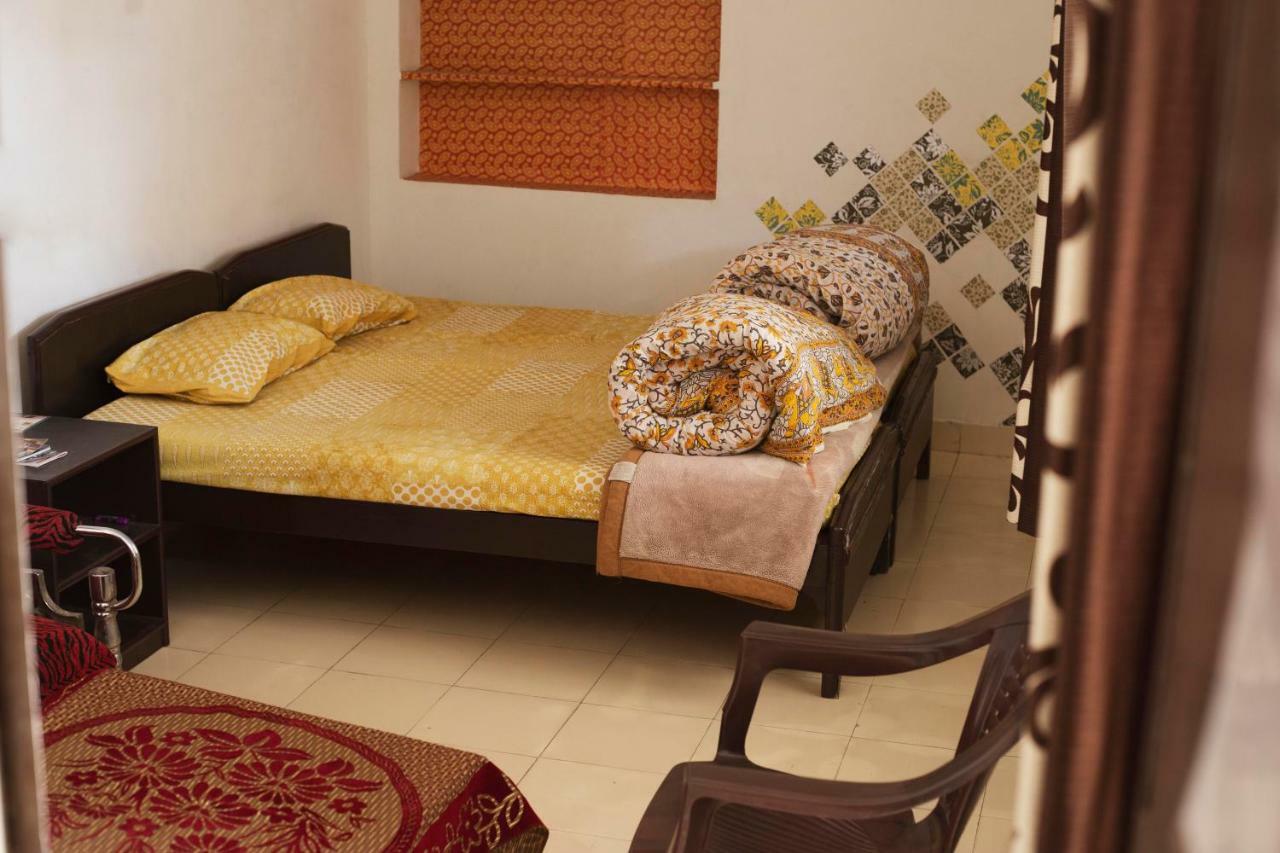 Nadya Homestay For Female & Family Jaipur Exteriör bild