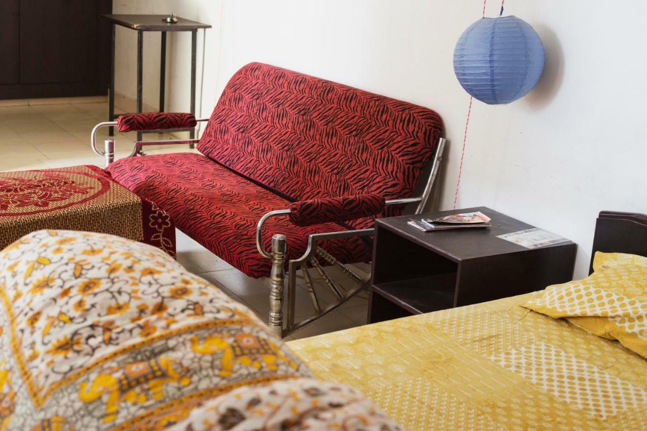 Nadya Homestay For Female & Family Jaipur Exteriör bild