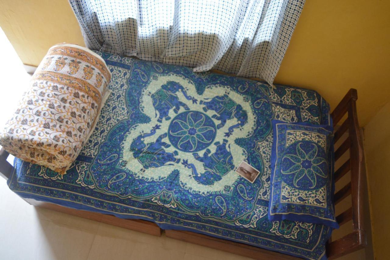 Nadya Homestay For Female & Family Jaipur Exteriör bild