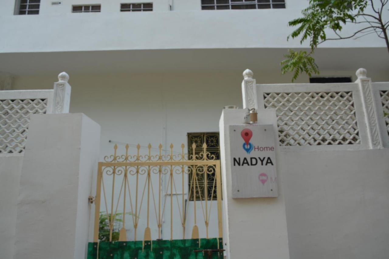 Nadya Homestay For Female & Family Jaipur Exteriör bild