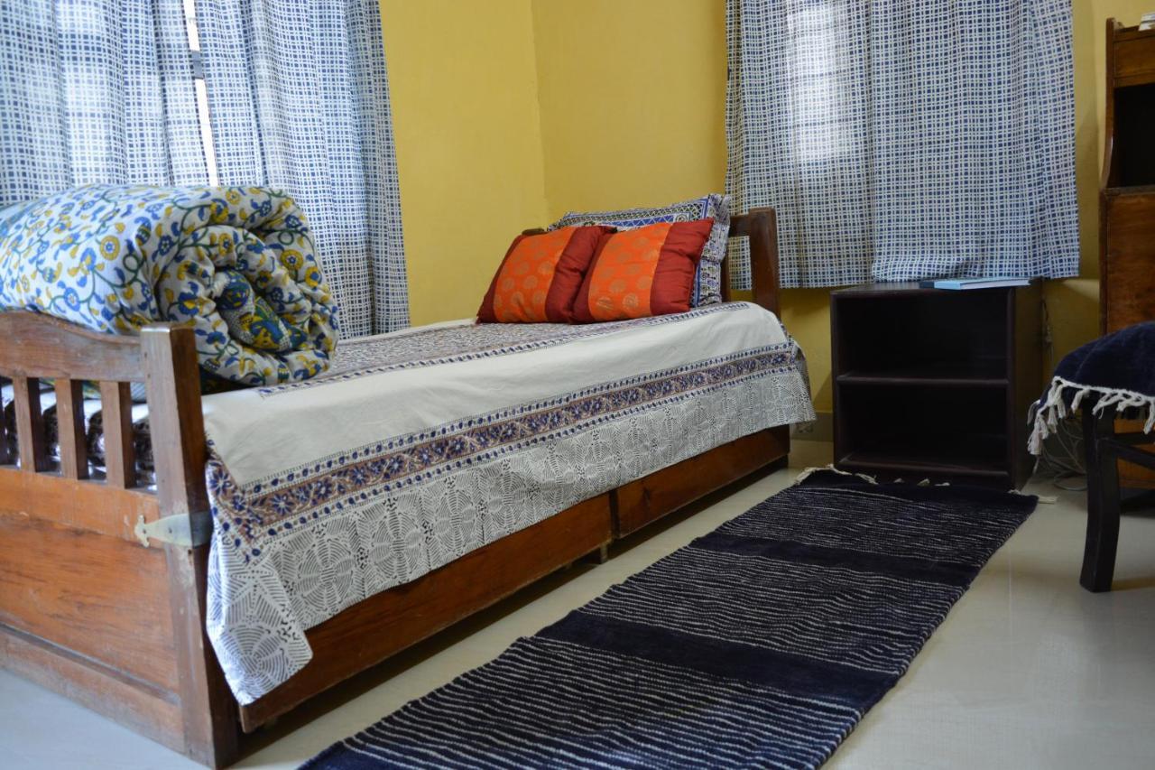 Nadya Homestay For Female & Family Jaipur Exteriör bild