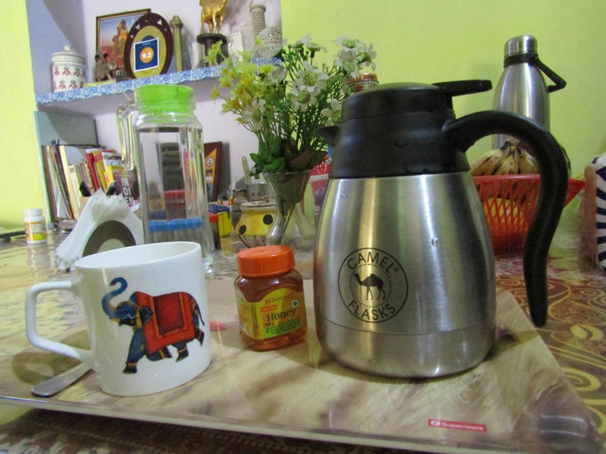 Nadya Homestay For Female & Family Jaipur Exteriör bild
