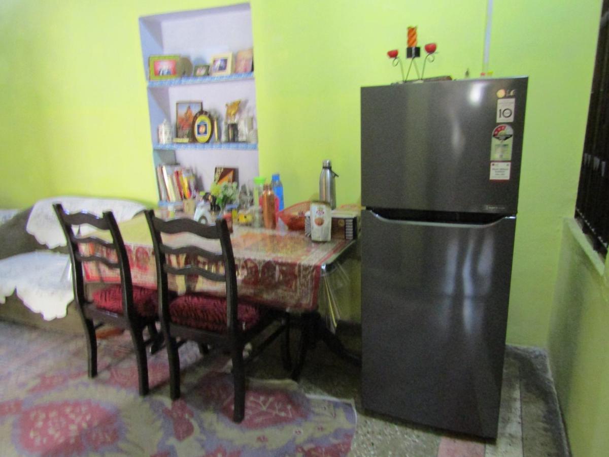 Nadya Homestay For Female & Family Jaipur Exteriör bild